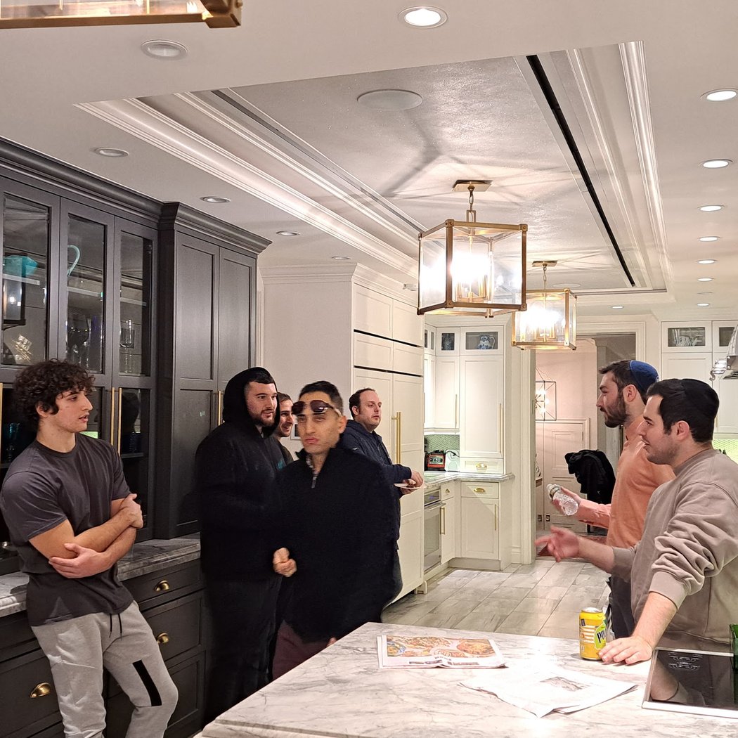 Jewish College Students: MEET TOP CEOS! EARN A STIPEND! HOT DINNER SERVED! 4
