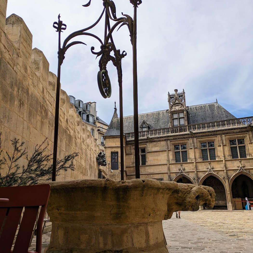 Le café des amis de Cluny 2