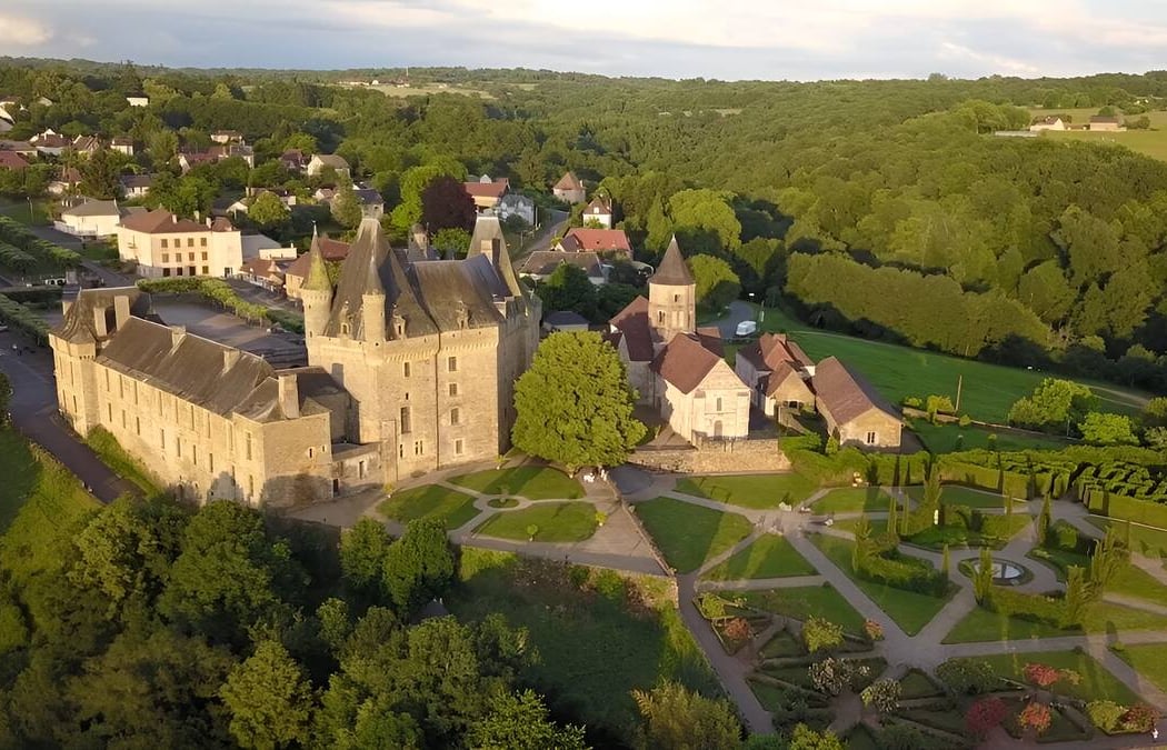 Château de Jumilhac and gardens 1