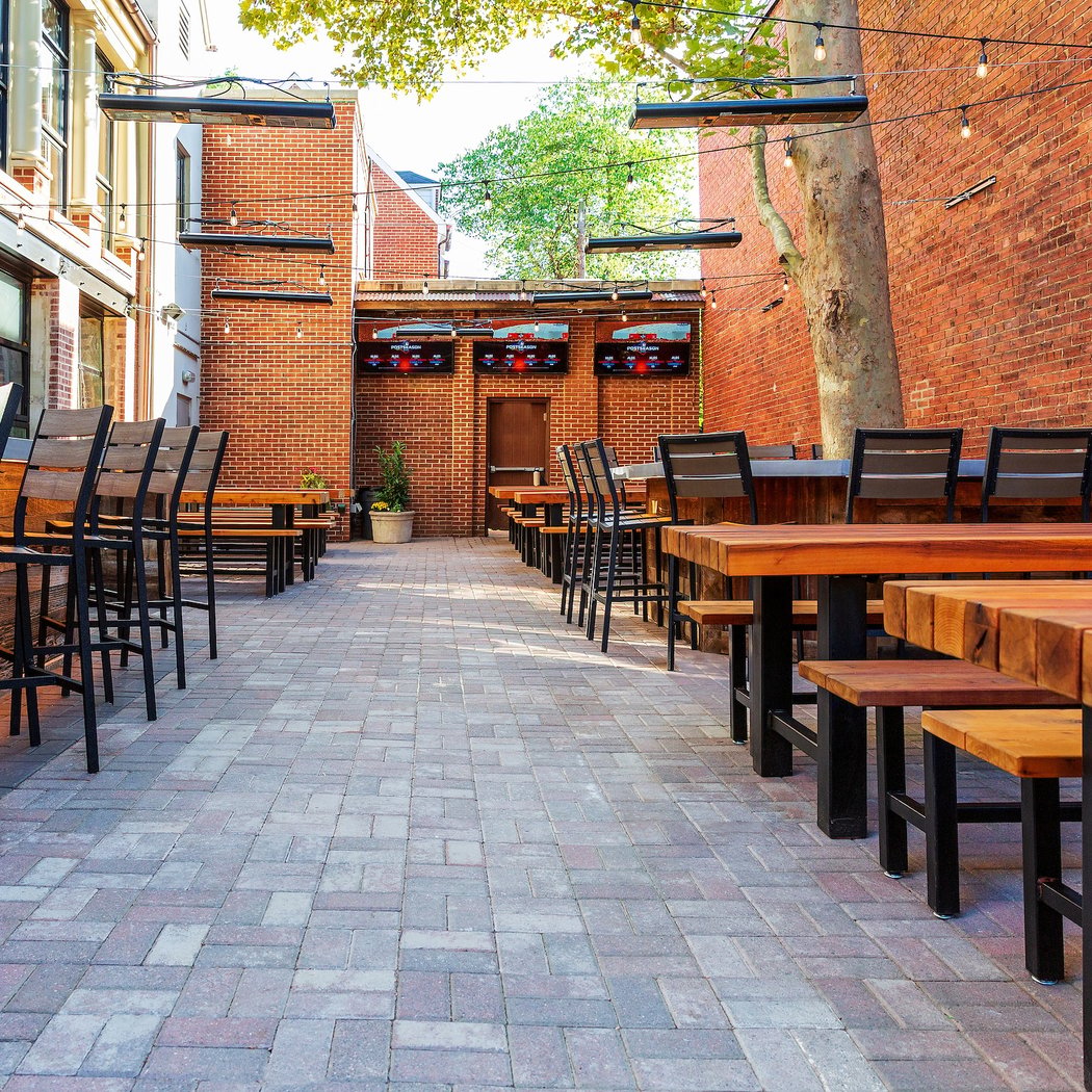 Augie's Mussel House and Beer Garden 2
