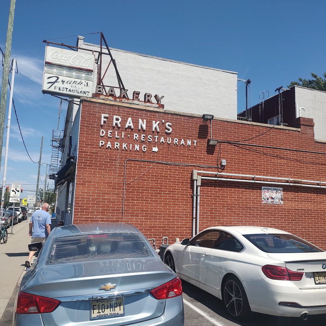 Frank's Deli & Restaurant 3