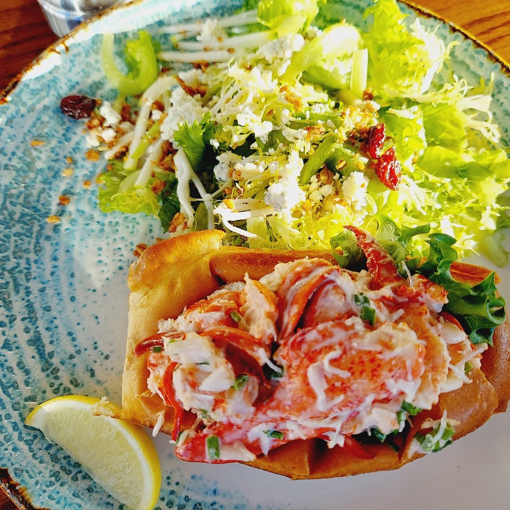 Boat House Waterfront Dining 3