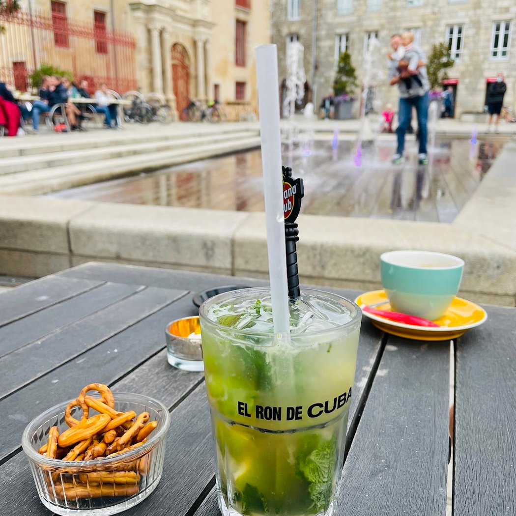 Le Café de la Mairie 1