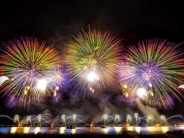 Nakaja Art at Festival d'Art Pyrotechnique 5