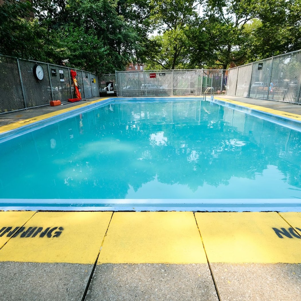 Glenwood Houses Pool 1