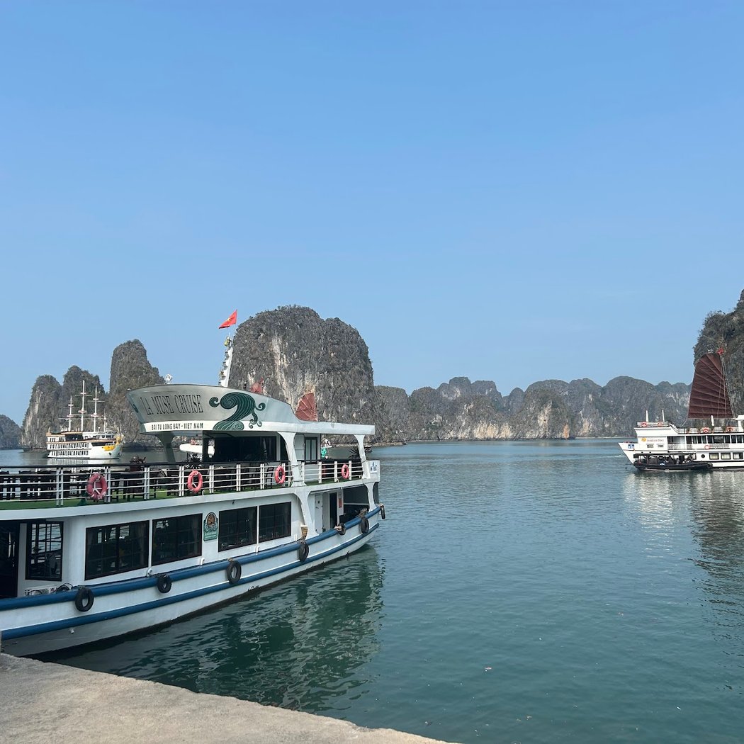 Vivu Halong - Halong Bay Cruise 2