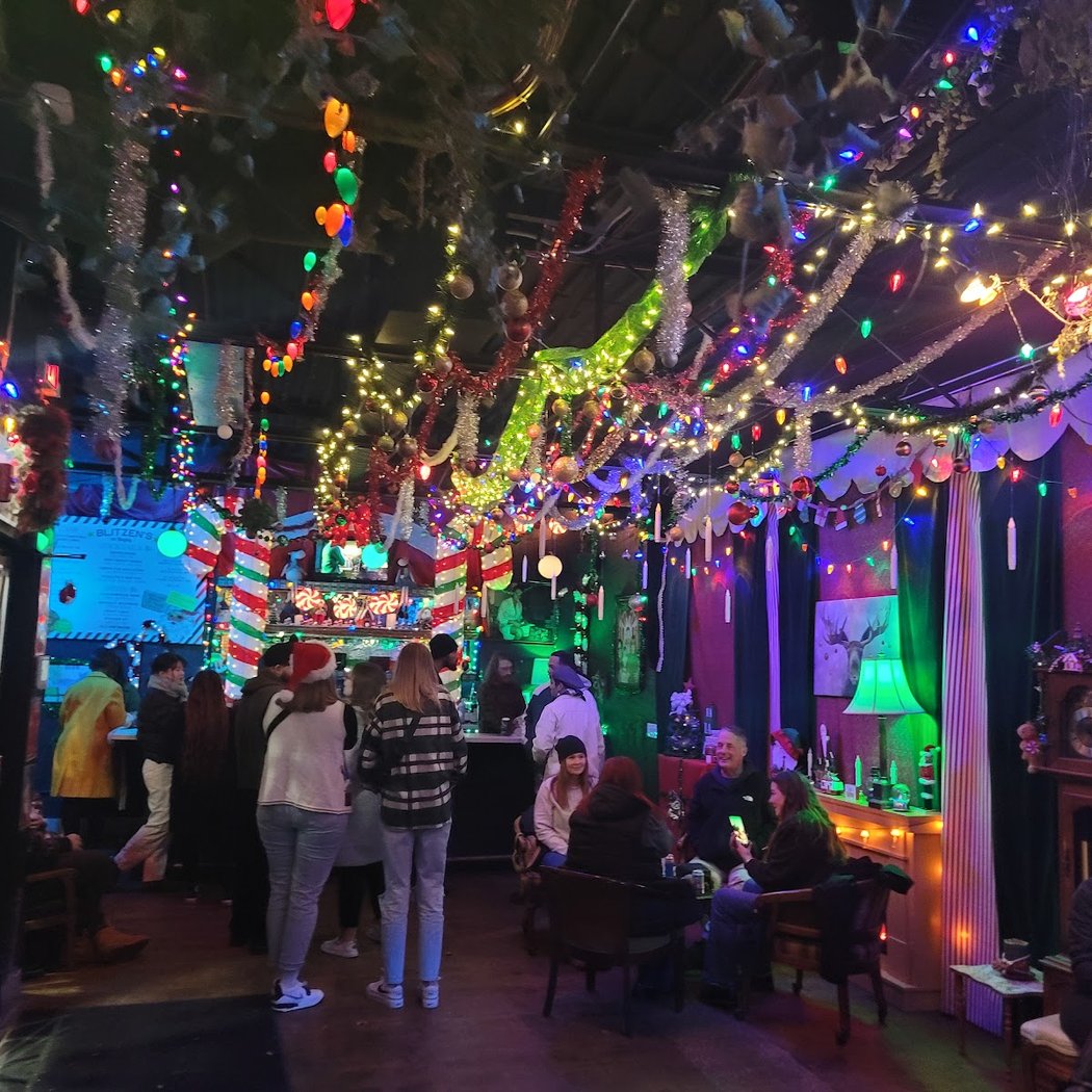 Blitzen’s on Bagley 2