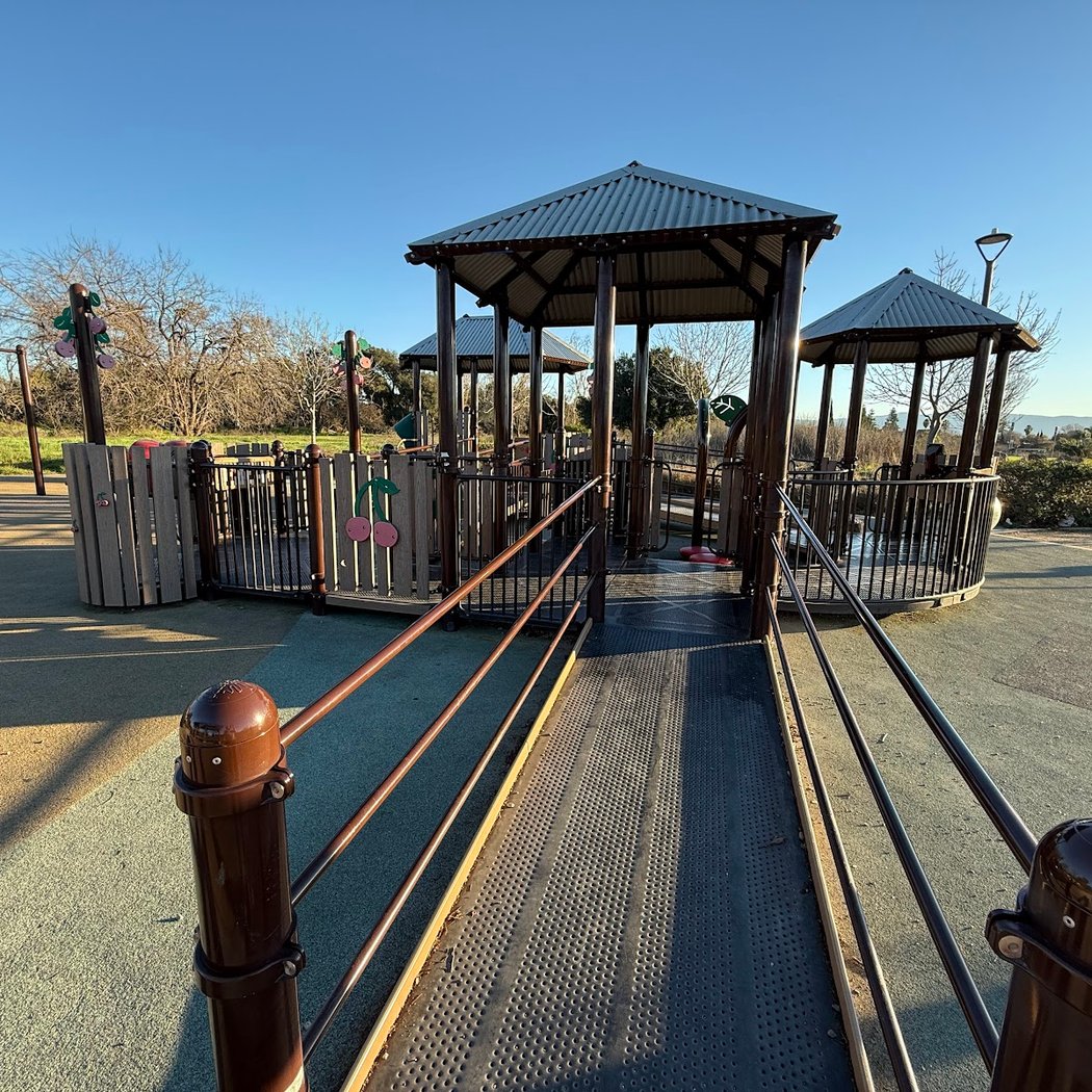 Commodore Park 2