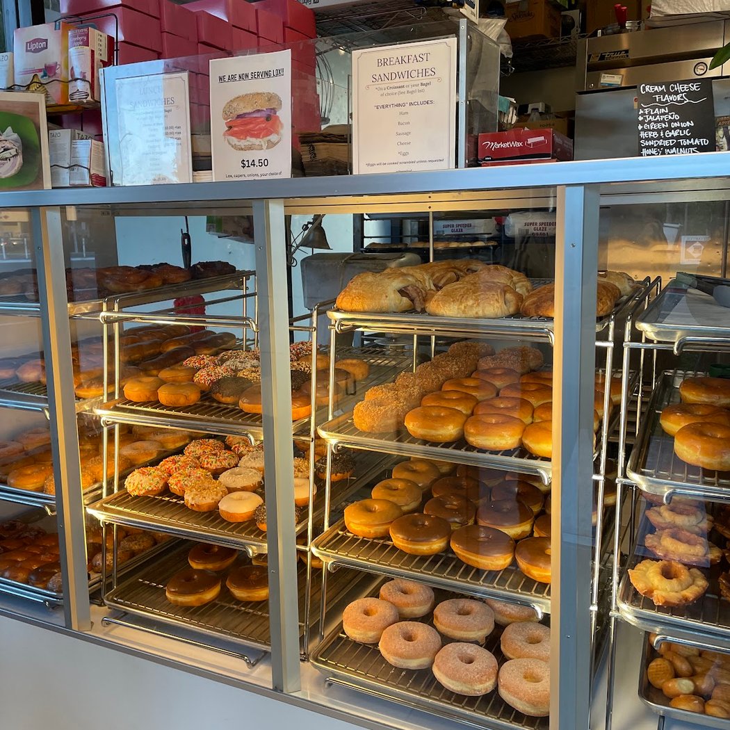 Fresh Donuts & Bagel 3