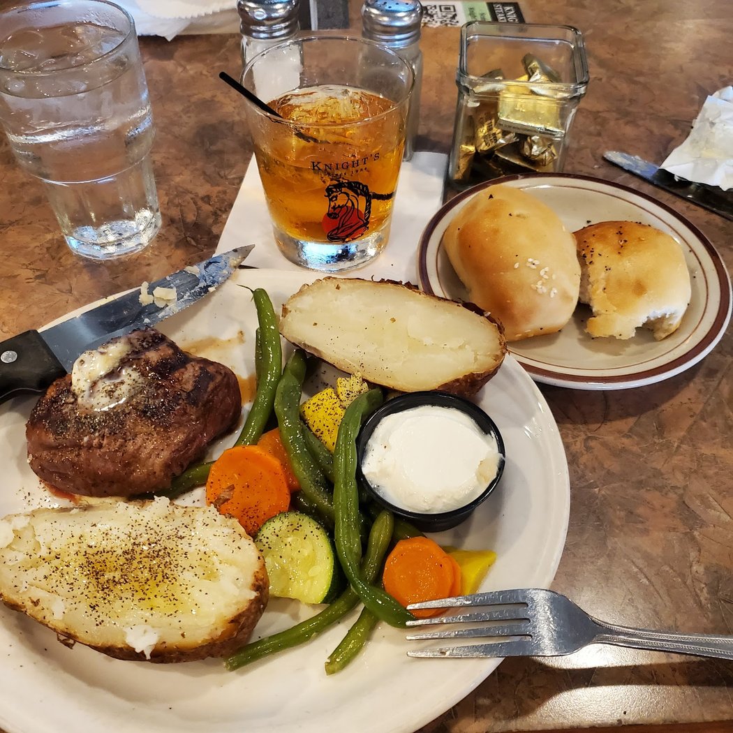 Knight's Steakhouse 3