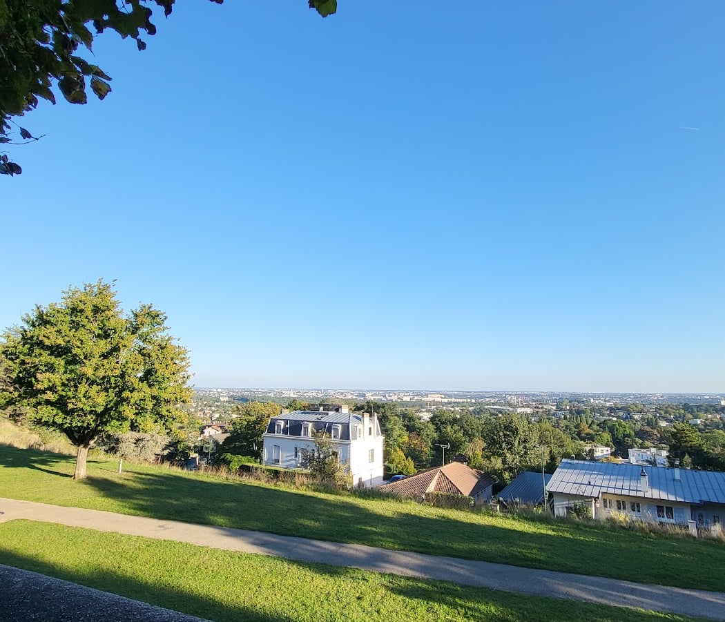 Esplanade du Plessis-Robinson 1