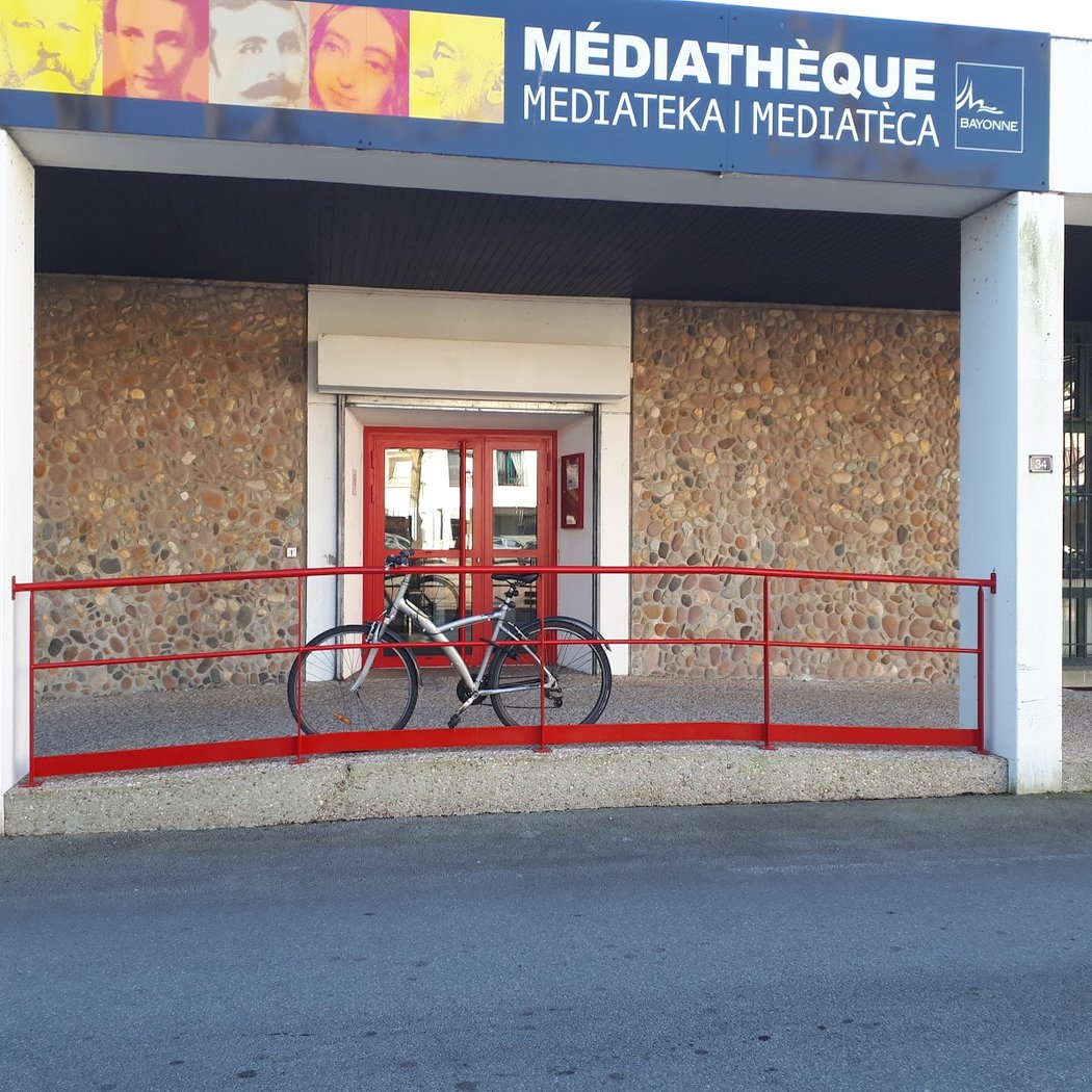 Médiathèque Sainte-Croix De Bayonne 3