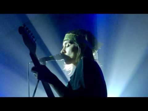 Cate Le Bon 1