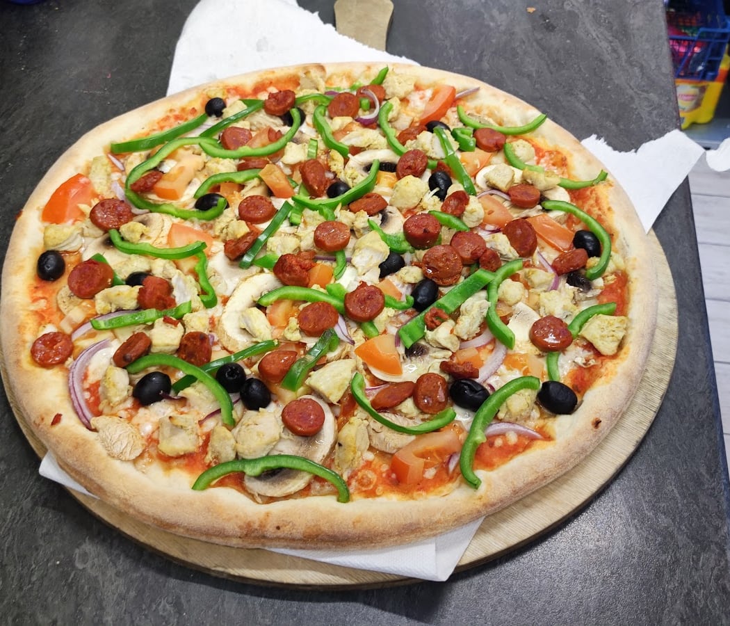 PIZZA MUST 3