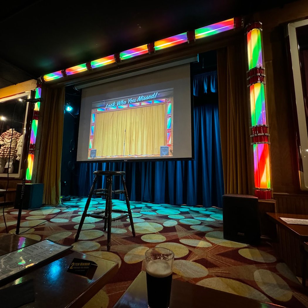 10 Comics Show at 8PM 4