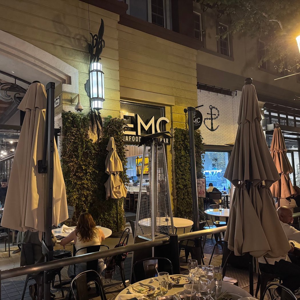 EMC Seafood & Raw Bar 3