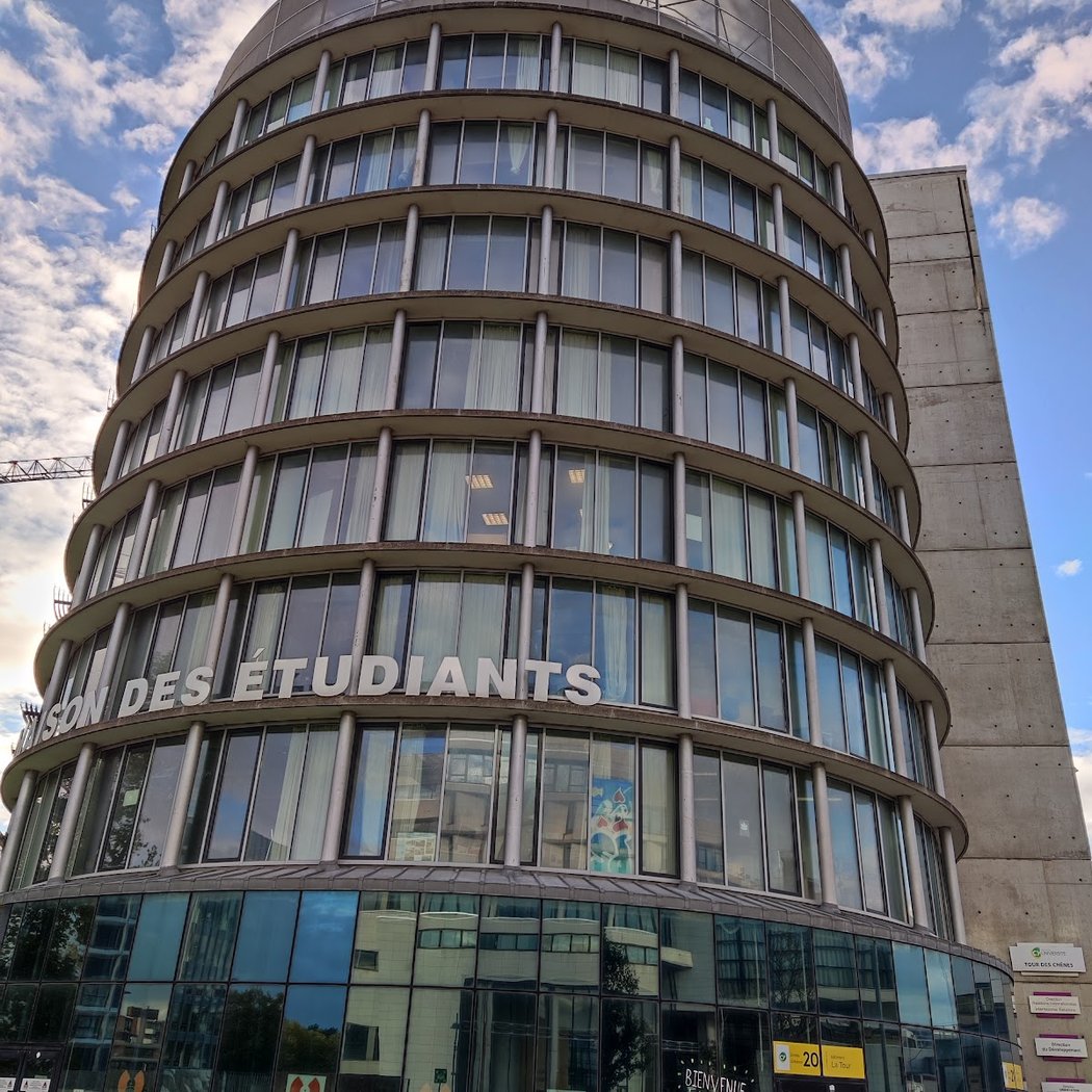 CY Cergy Paris University 3