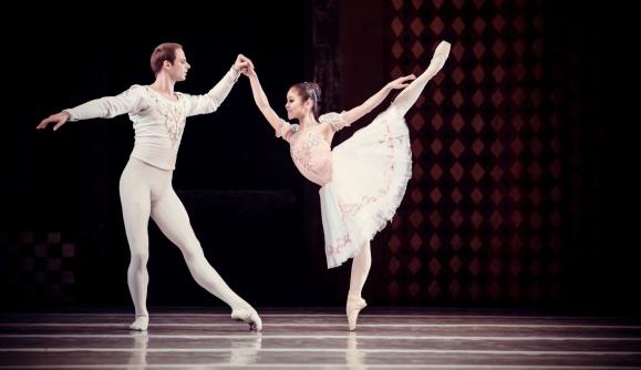 Grand Kyiv Ballet Presents Swan Lake 1