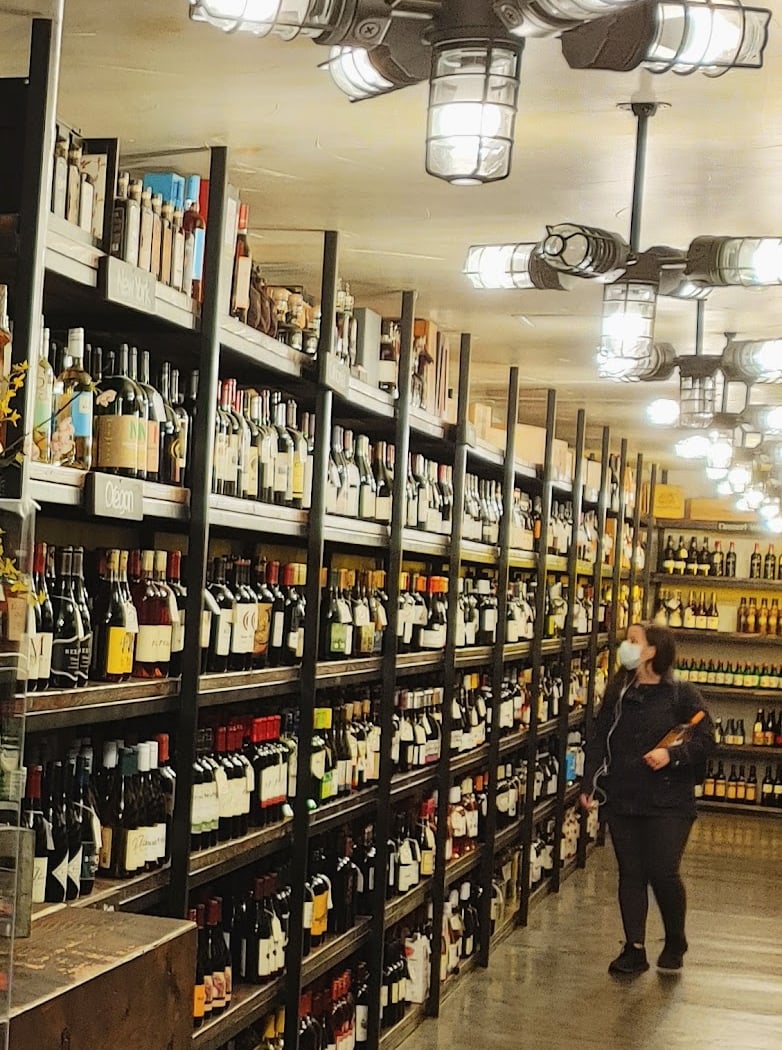 Adega Wine & Spirits 3