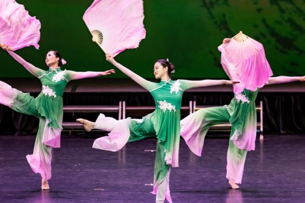Chinese Performing Arts of America Celebrates Lunar New Year – Year of the Horse 1