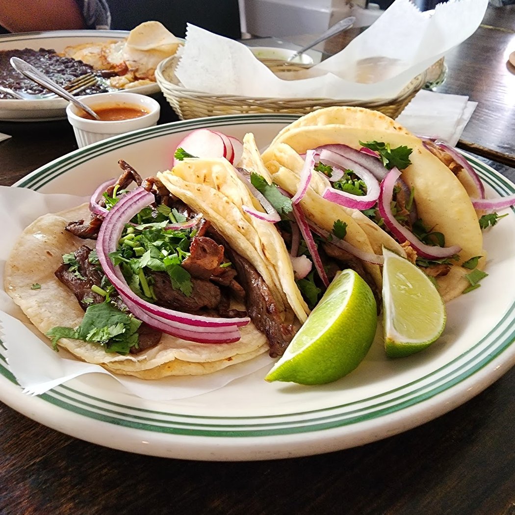 Pipo's Restaurant 1