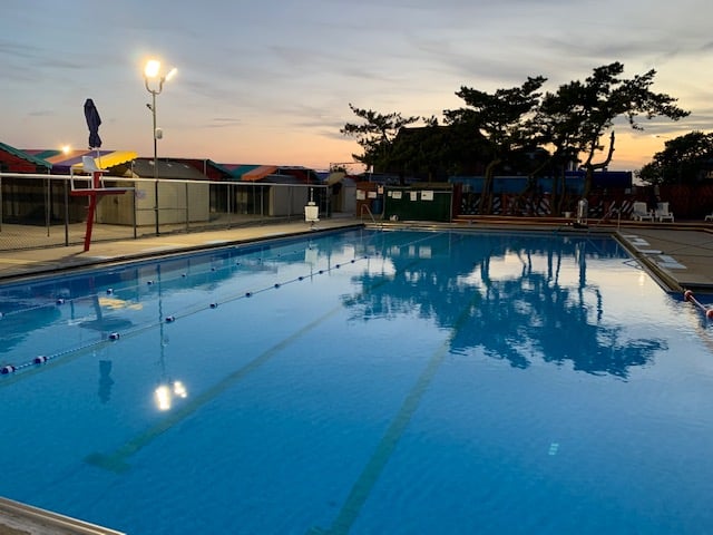 Brooklyn Beach Club 3