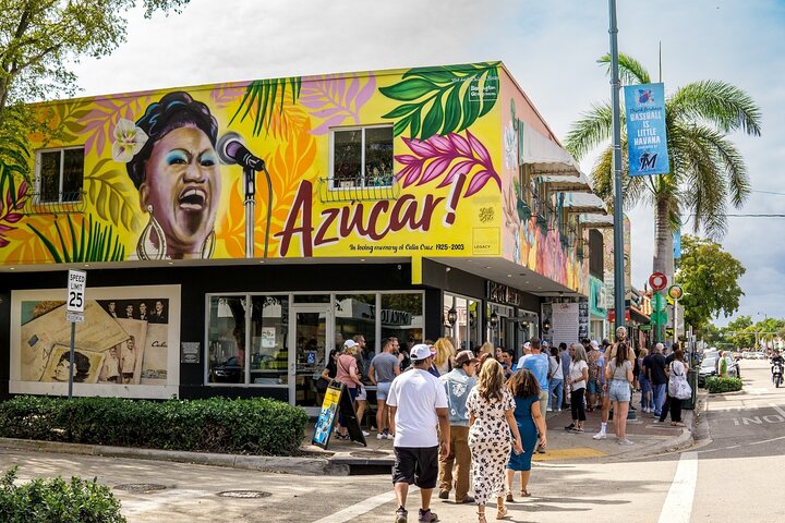 Historical Walking Food Tour in Calle 8