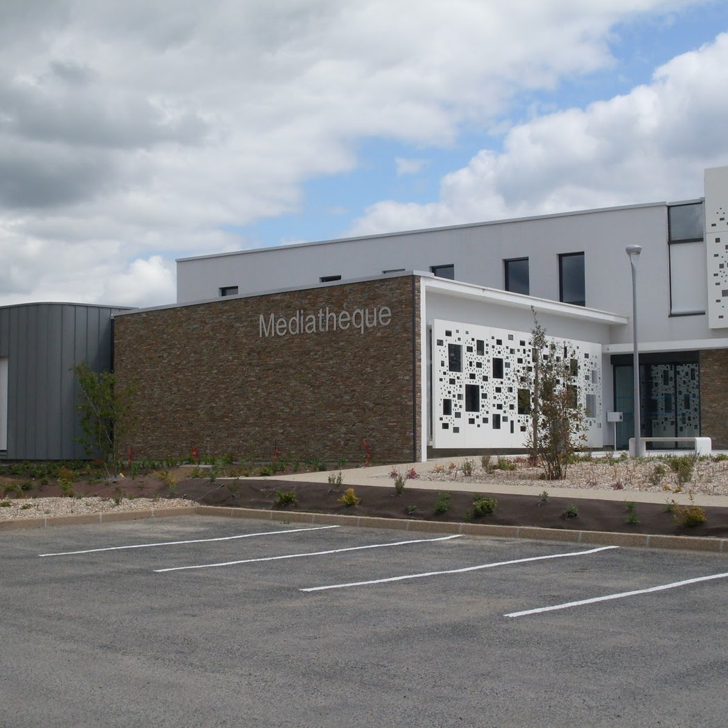 Mairie de Nivillac, agence postale communale et médiathèque 3