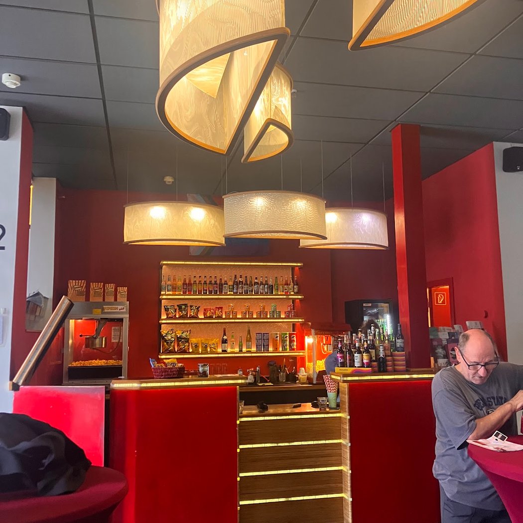 Studio Cinema 2