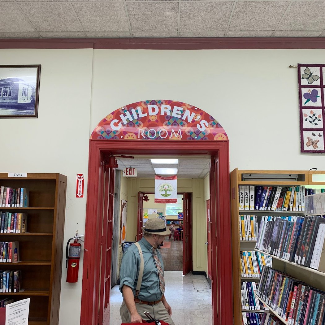 Queens Public Library at Richmond Hill 1