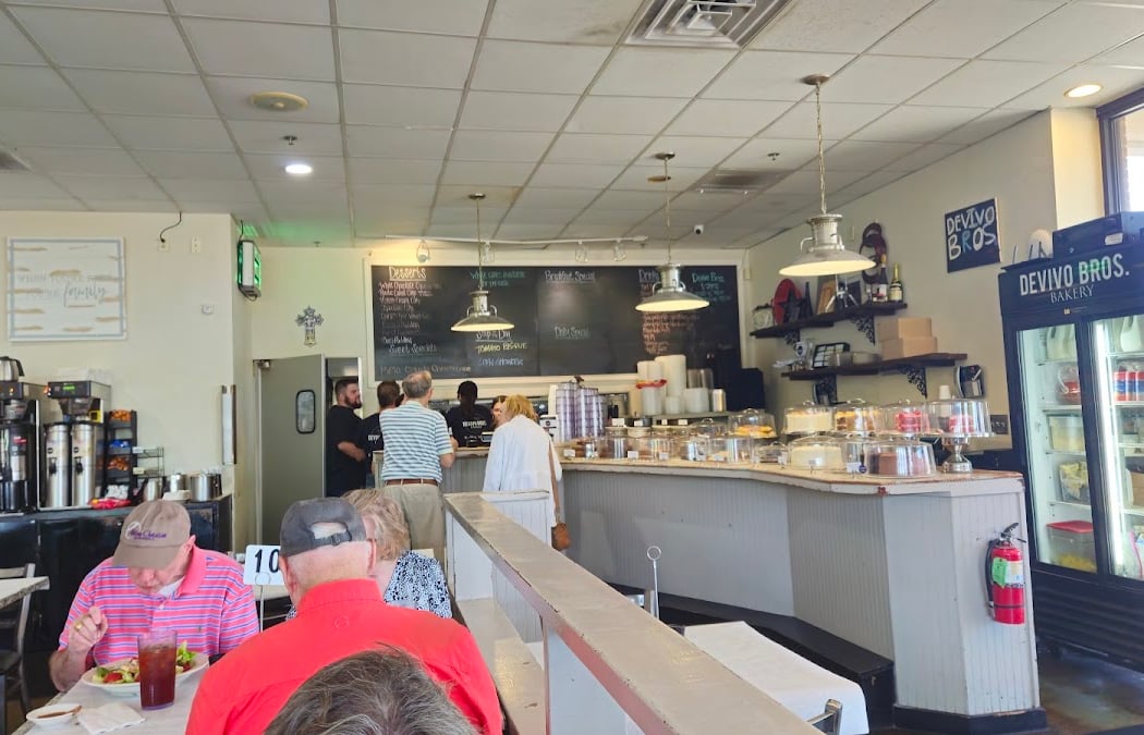 DeVivo's Eatery-Italian kitchen, Pizzeria & Bakery 4