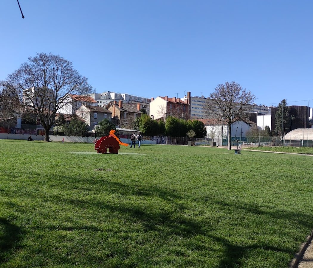 Aire de jeux 1 à 8 ans 2