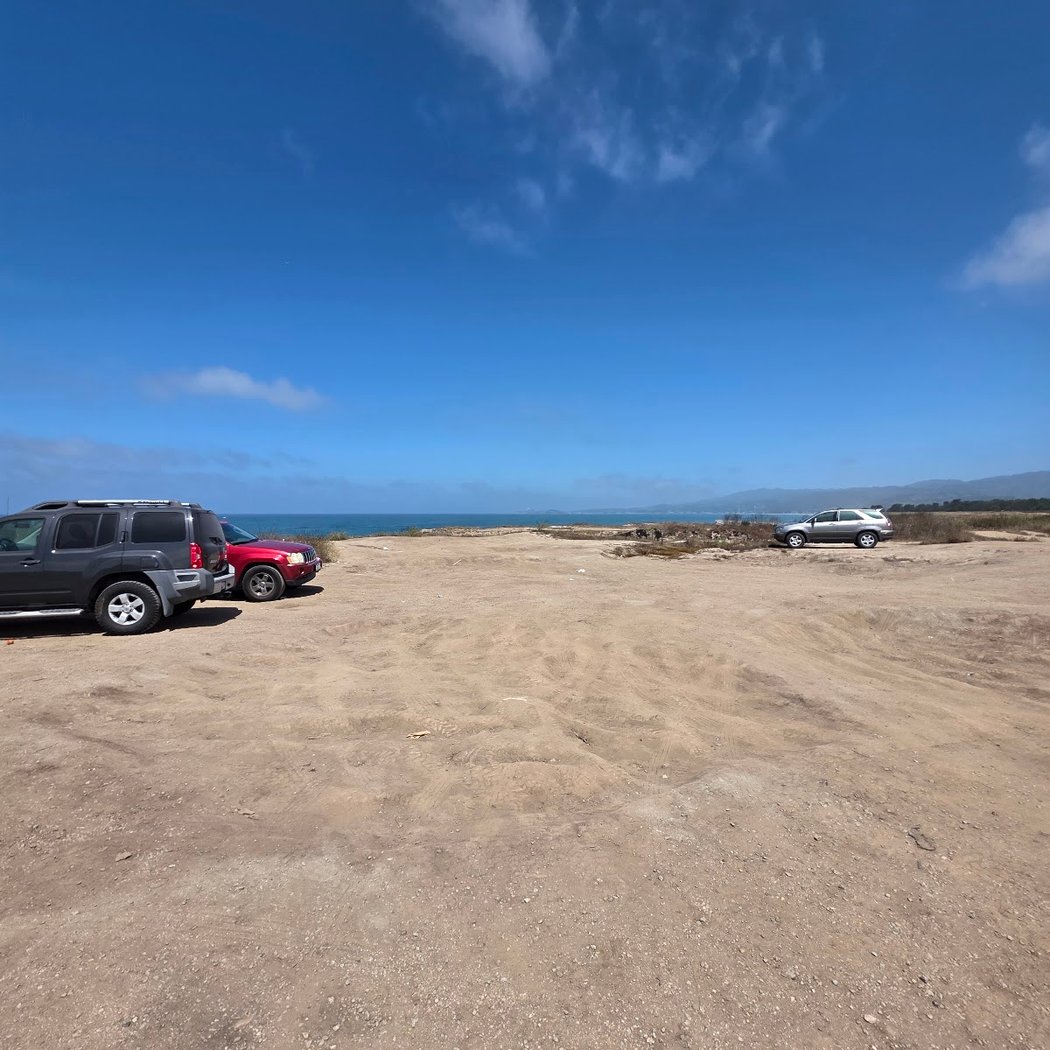 Half Moon bay trailhead parking 3