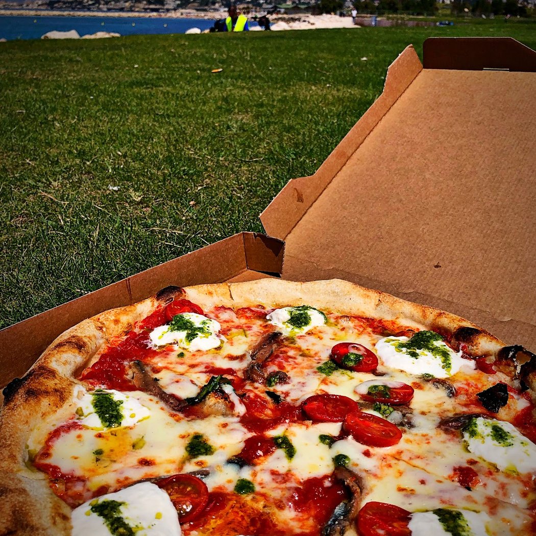 L'Authentique Pizza 1
