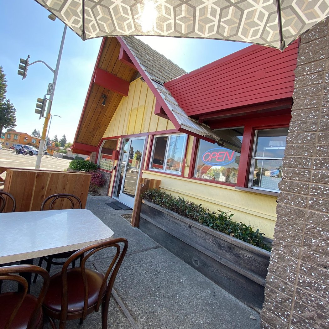 Anna's Coffee Shop 2