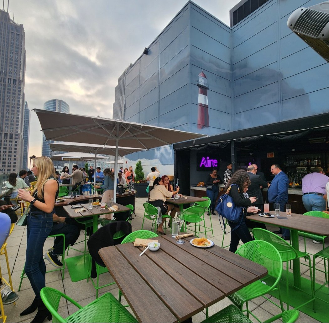 Aire Rooftop Bar Chicago 4