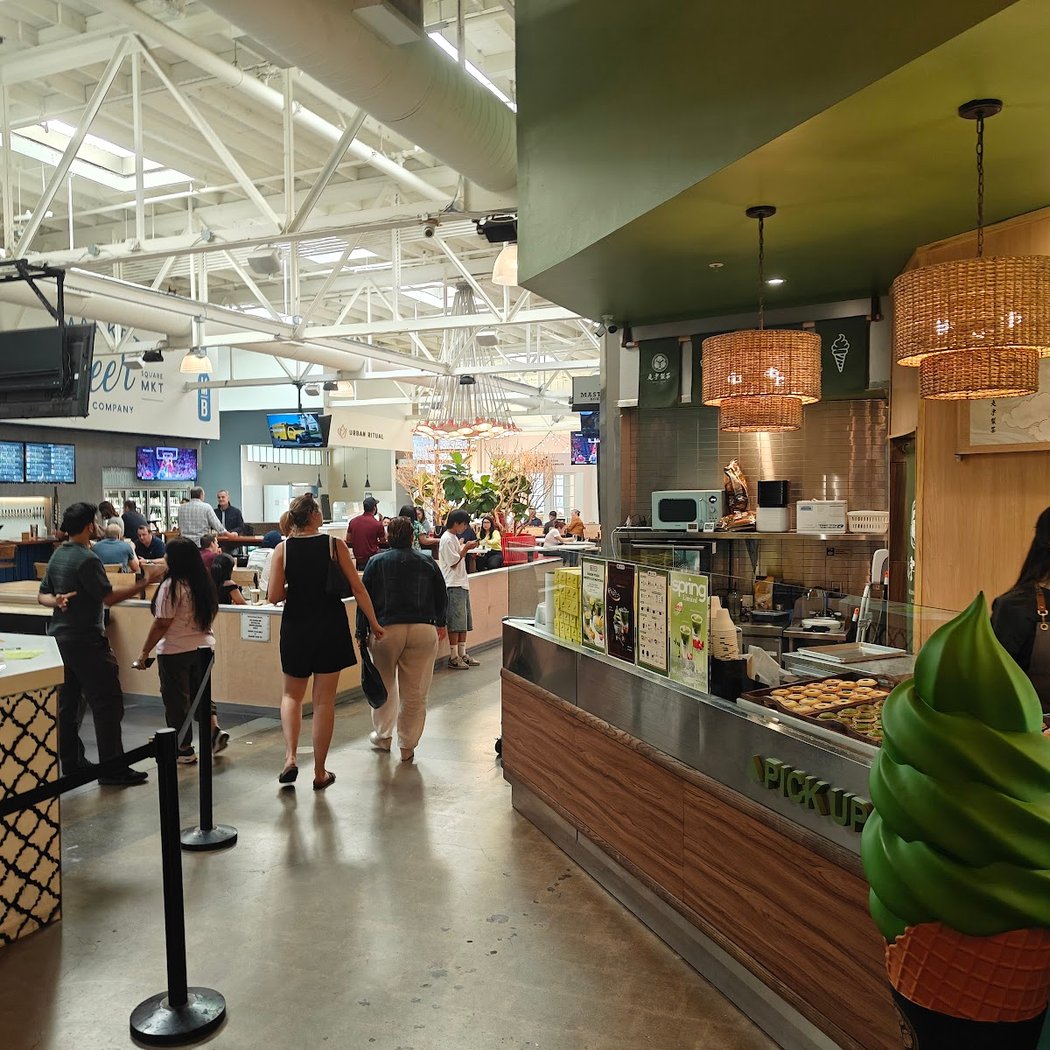 INDIVISA HQ: The Official NWSL Post-game Party 3