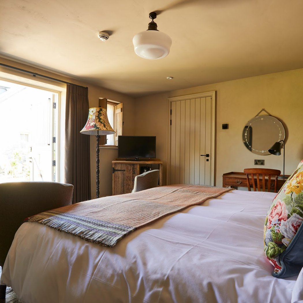 THE PIG-at Harlyn Bay 3