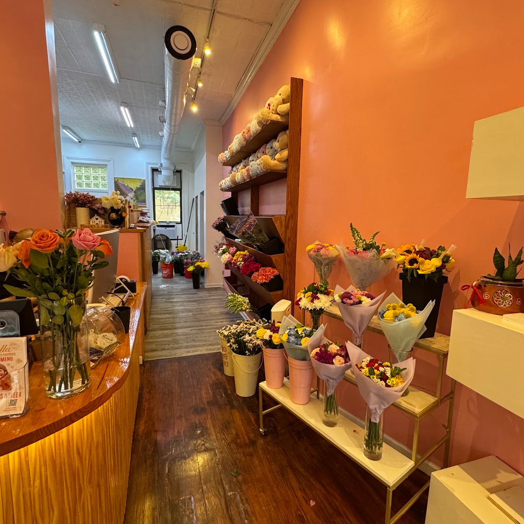 Fiorella Coffee & Flower Shop 2