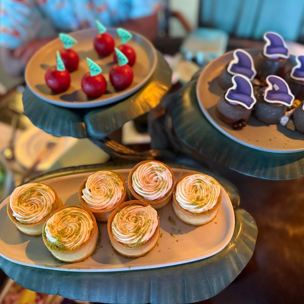 Story Book Dining at Artist Point with Snow White 2