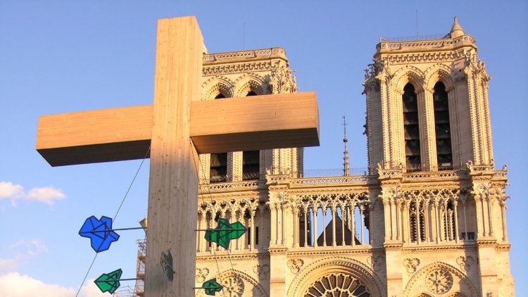 Croix glorieuse 2