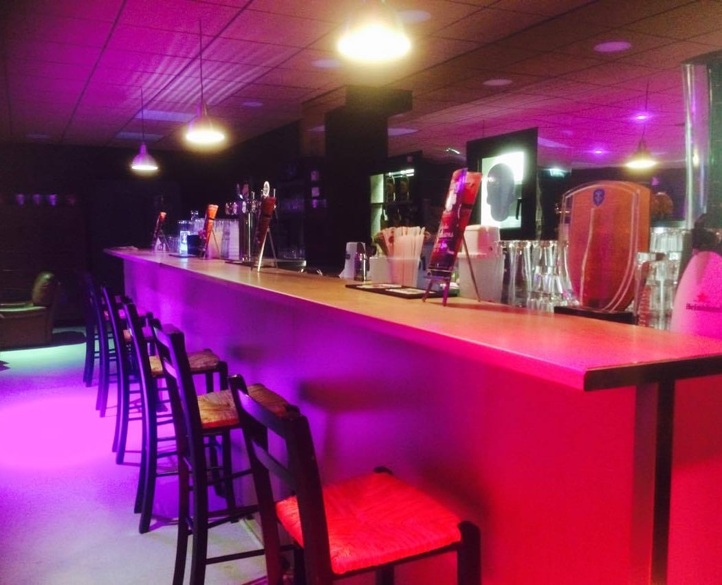 Oliver Pub Marseille 3