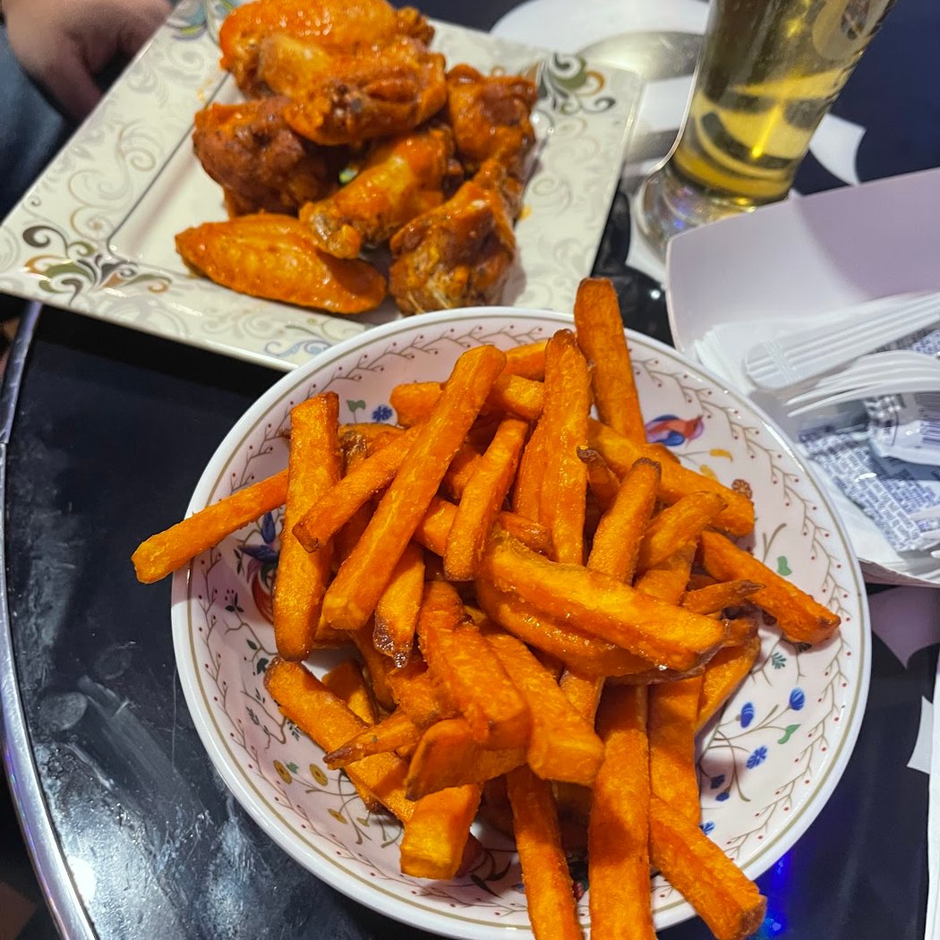 Stan's Sports Bar 5