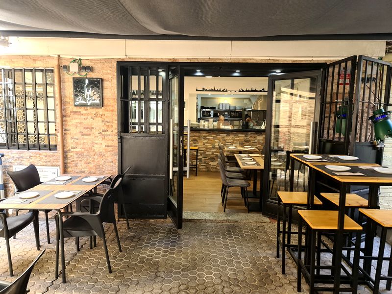 Javier Guardiola - Tapas y Vinos 3