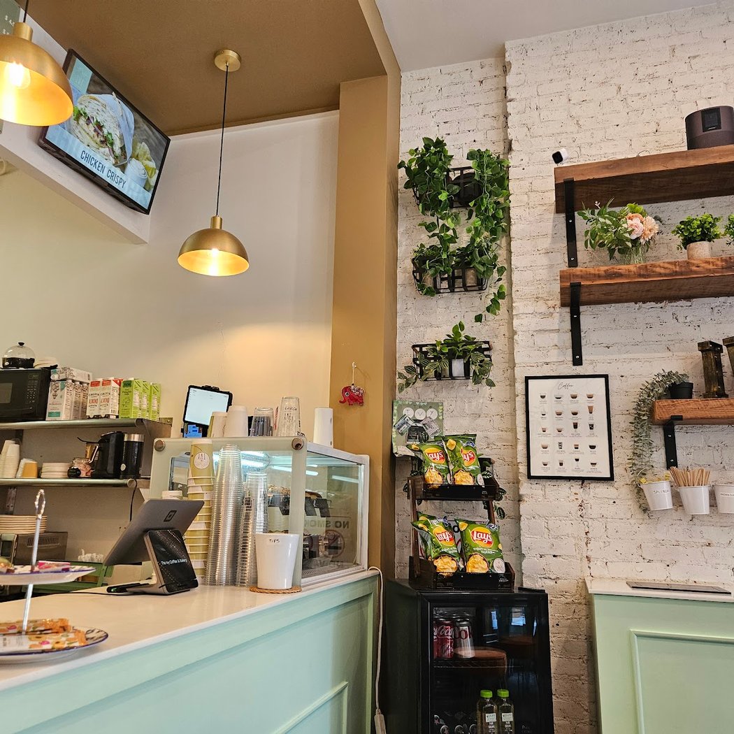 The Ivy Coffee & Tea & Bakery 3