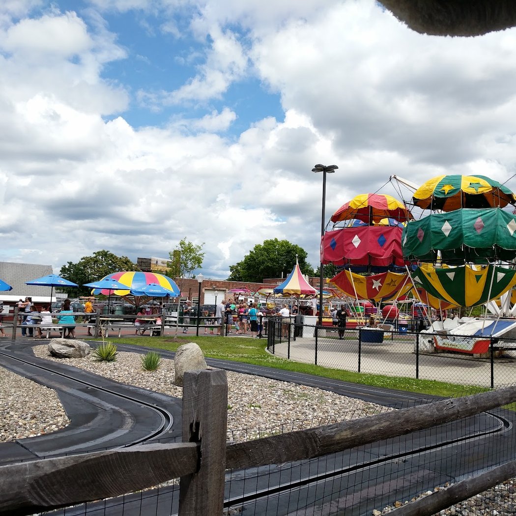 Huck Finn's Playland 2