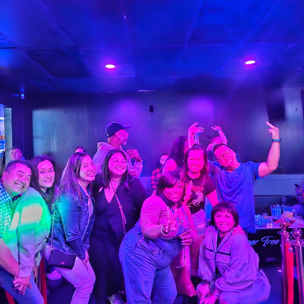 Pepper Tree Lounge 3