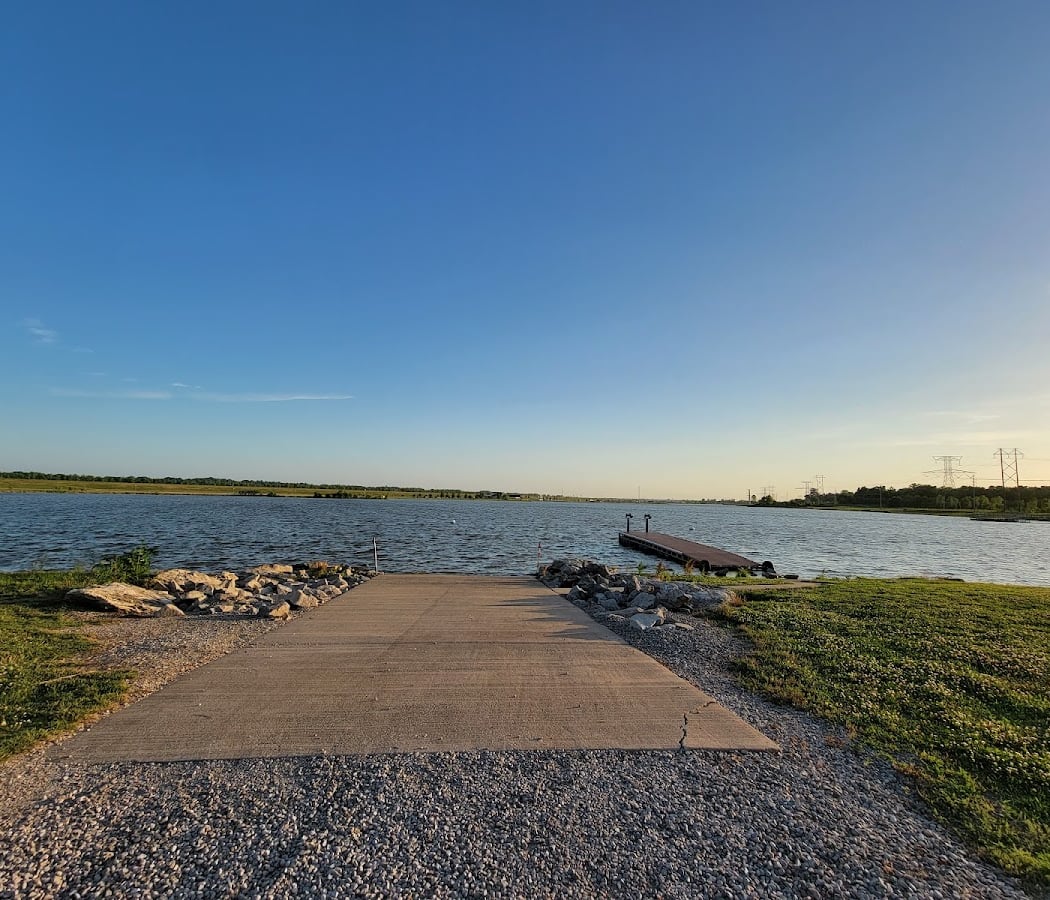 370 Lakeside Park 3