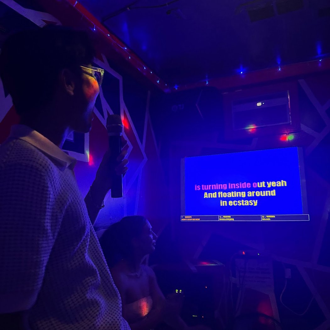 32 Karaoke 1