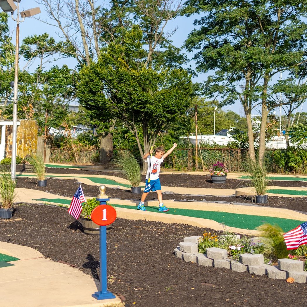 Mini Golf at Brooklyn Golf Yards 2